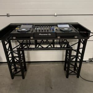 Zwarte truss DJ booth groot
